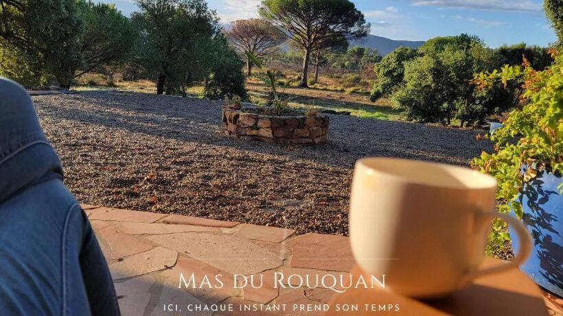 تختخواب و صبحانه Le Mas Du Rouquan
