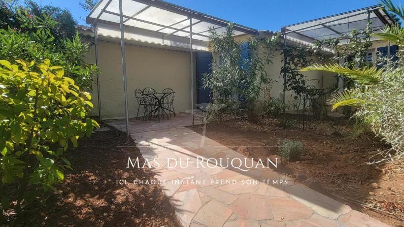 تختخواب و صبحانه Le Mas Du Rouquan
