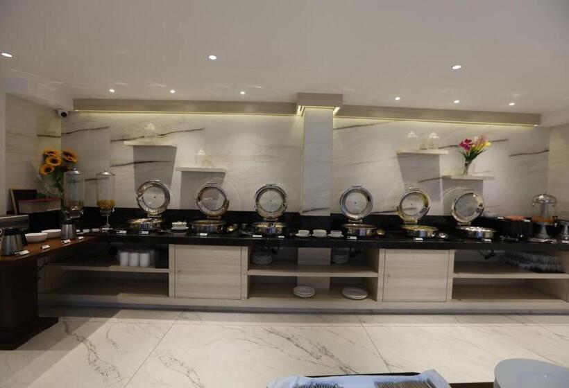 هتل Artistry Suites