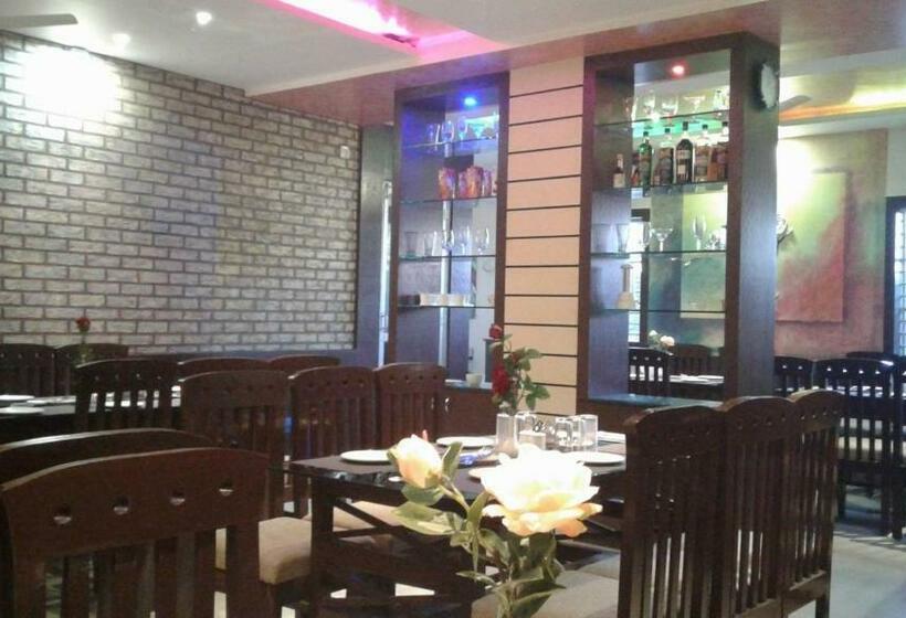 Отель Balaji International