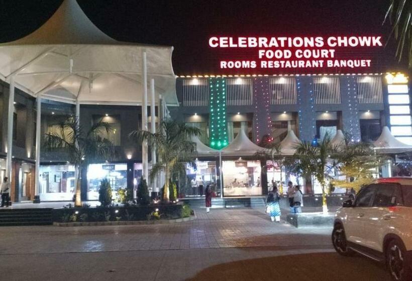 Отель Maple Tree Inn