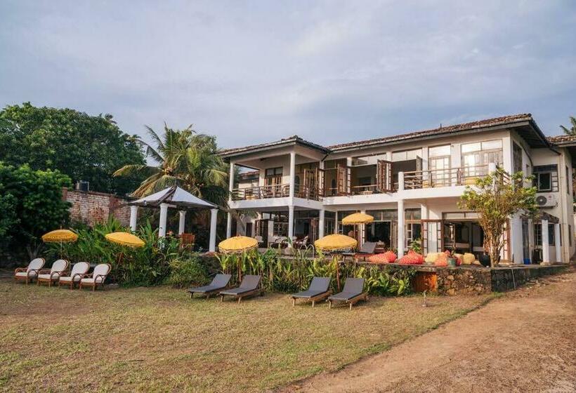 Hotel Sānti Beach House With Pool & Beach