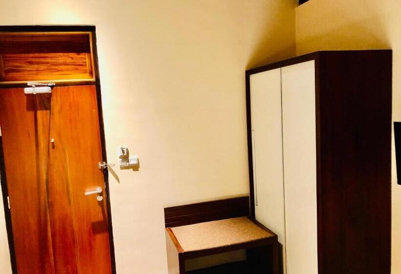 酒店 Tropic Inn   Mount Lavinia