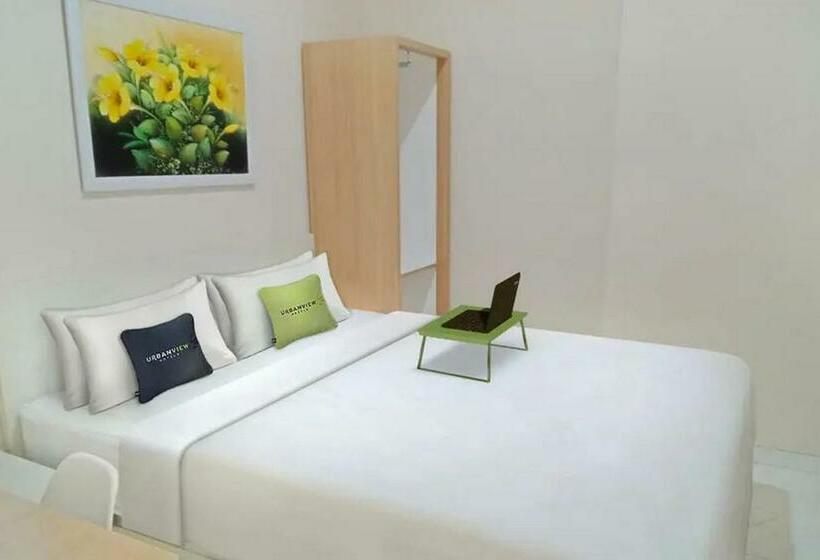 Отель Urbanview Syariah Utami Inn Garut By Reddoorz
