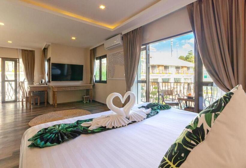 هتل Vannee Golden Sands Beachfront Resort