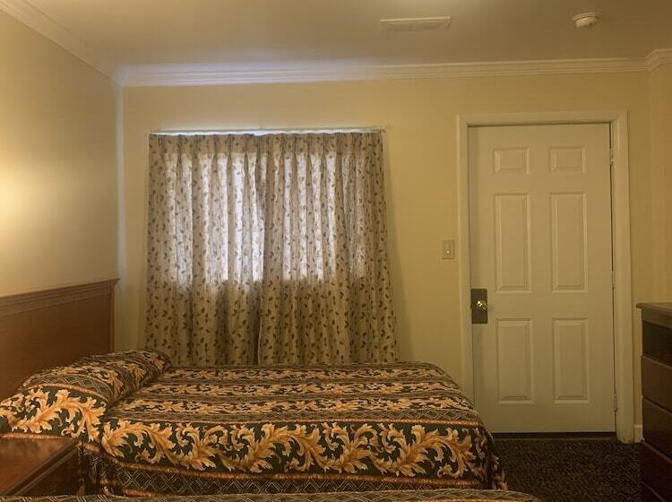 River Inn Motel