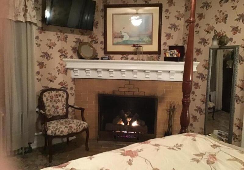 ベッドアンドブレックファースト Brookview Manor Inn