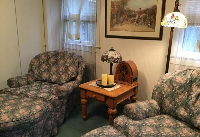 ベッドアンドブレックファースト Brookview Manor Inn