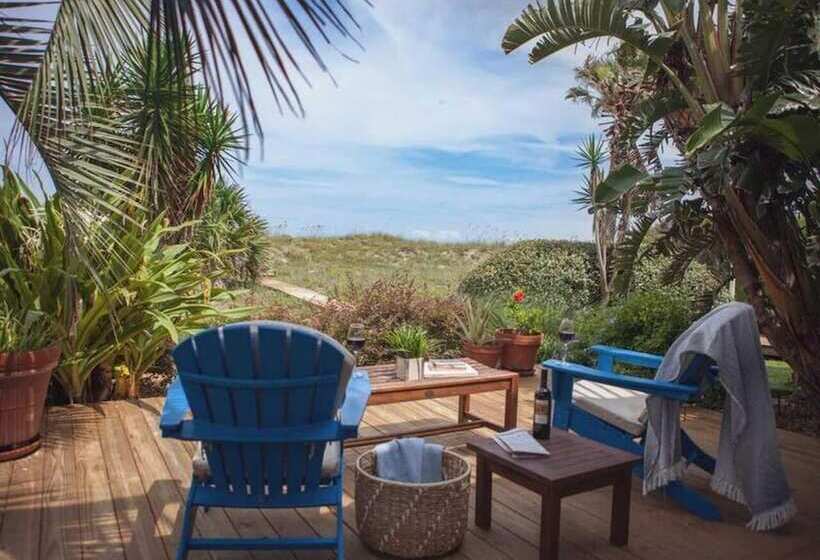 مبيت وإفطار Elizabeth Pointe Lodge