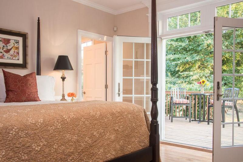 민박 Hillbrook Inn & Spa