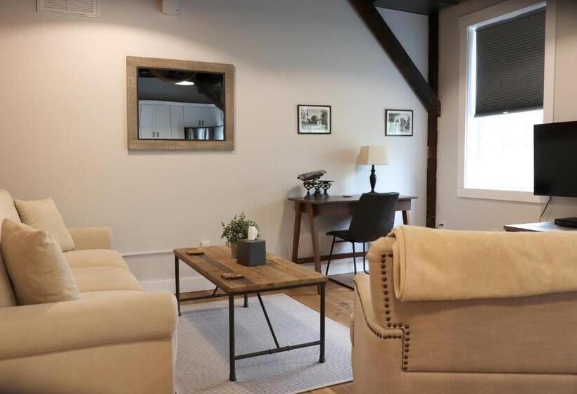 민박 Old Mill Inn