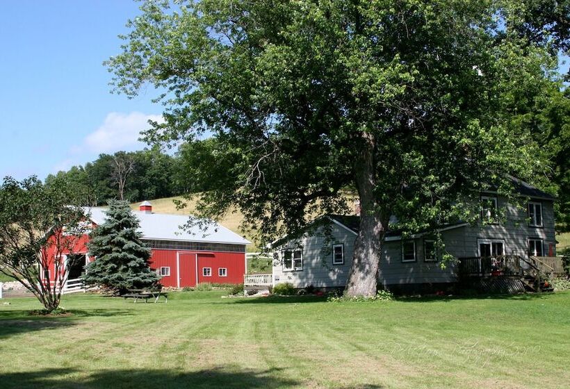 تختخواب و صبحانه Rainbow Ridge Farms