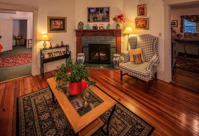 צימר Taylor House Inn