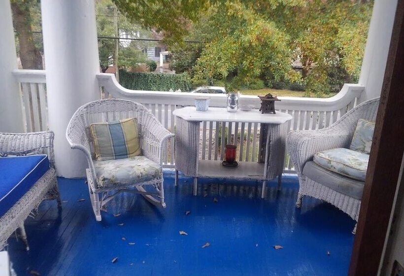 مبيت وإفطار The Inn At Brevard