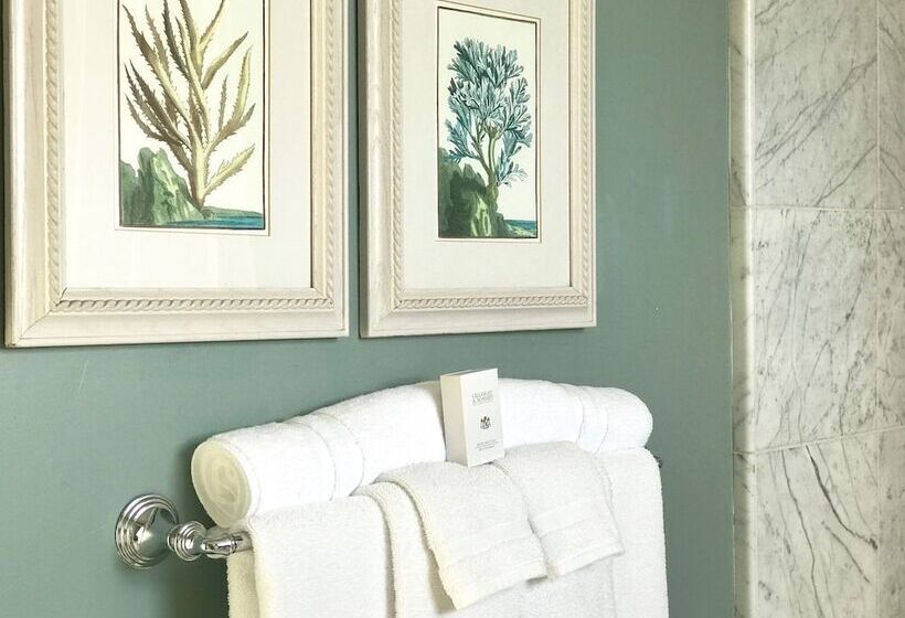 مبيت وإفطار West Cliff Inn, A Four Sisters Inn