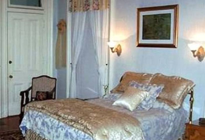 Claremont House Bed & Breakfast