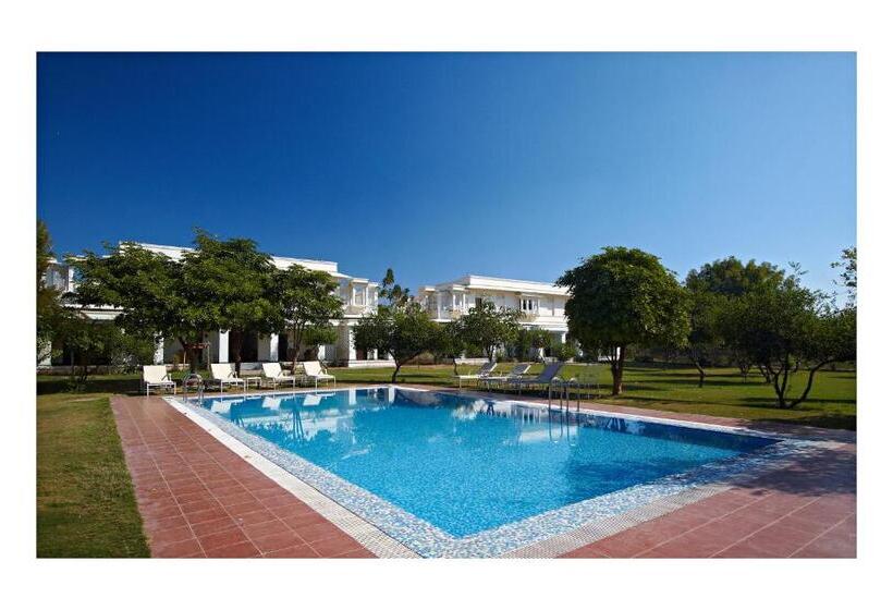 فندق Dhawala Resort By Aamod