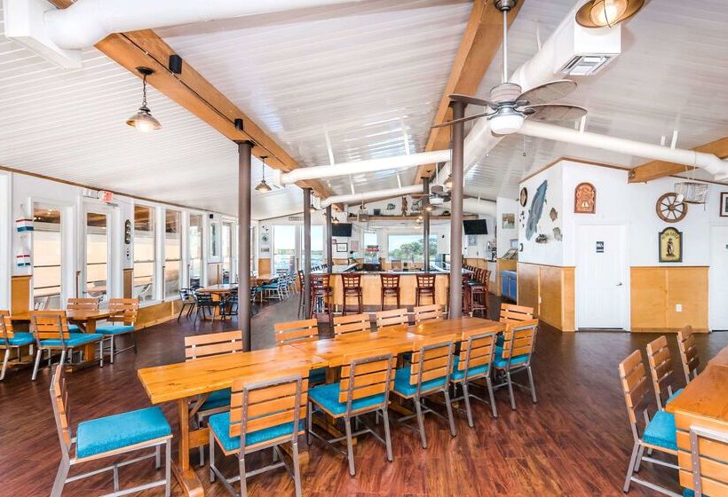 فندق Days Inn & Suites By Wyndham Lake Okeechobee