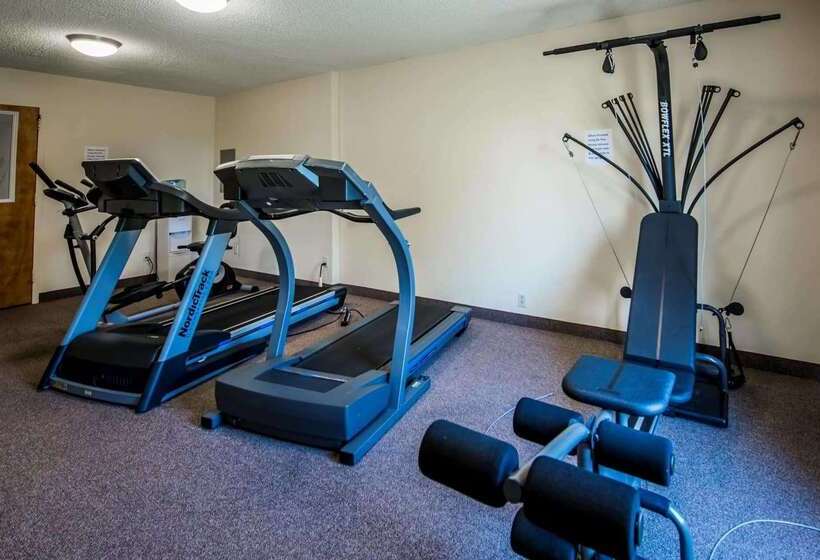 فندق Days Inn & Suites By Wyndham Lake Okeechobee