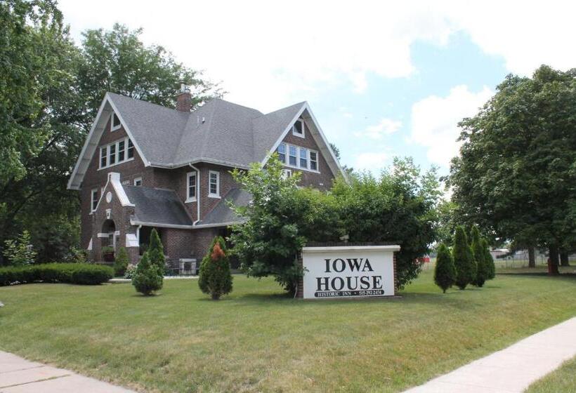 בית מלון כפרי Iowa House Historic Inn