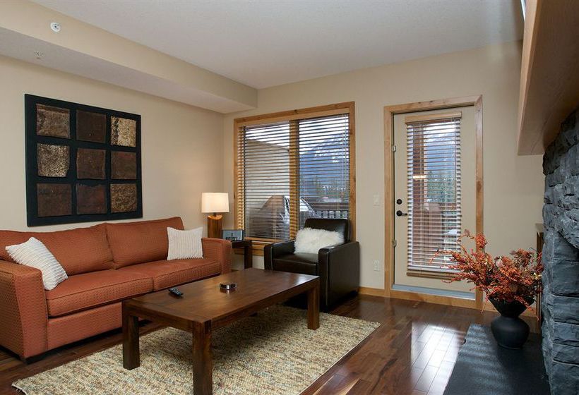 בית מלון כפרי Rundle Cliffs Lodge By Spring Creek Vacations