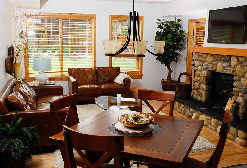 בית מלון כפרי Rundle Cliffs Lodge By Spring Creek Vacations