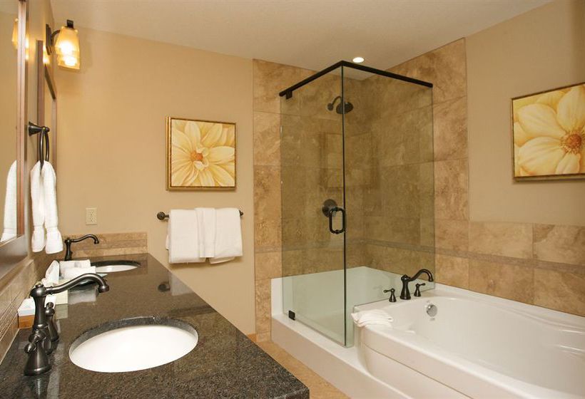 בית מלון כפרי Rundle Cliffs Lodge By Spring Creek Vacations