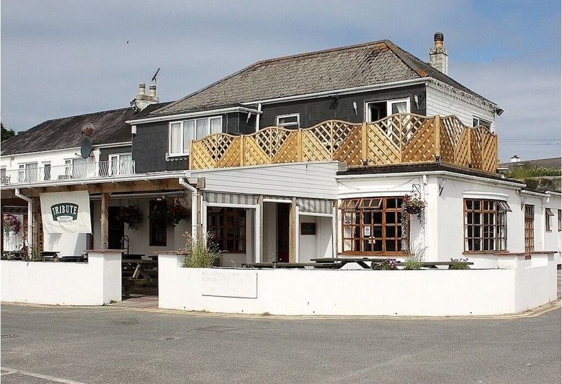 Отель The Harlyn Inn