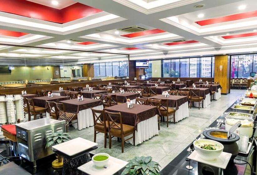 בית מלון כפרי Tip Top Plaza
