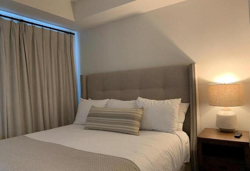فندق Touchstone Resort