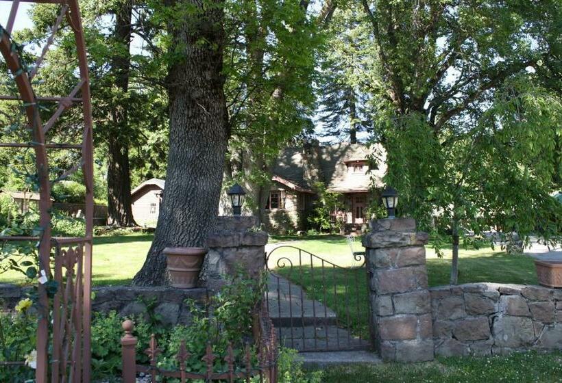 Мотель Strawberry Valley Inn