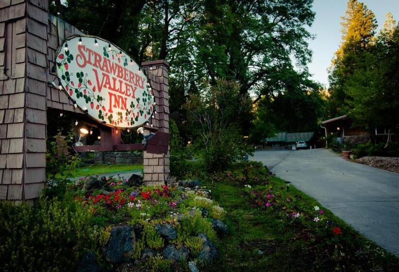 Мотель Strawberry Valley Inn