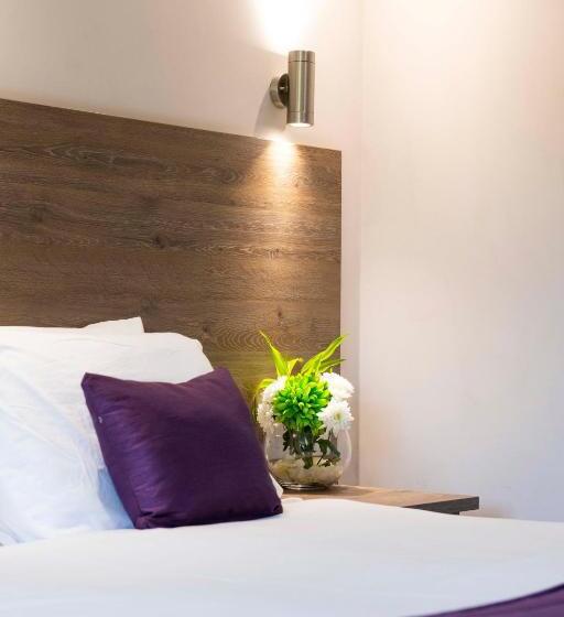 پانسیون The Limes Country Lodge Hotel & Admiral Restaurant