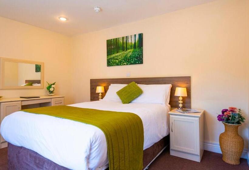 پانسیون The Limes Country Lodge Hotel & Admiral Restaurant