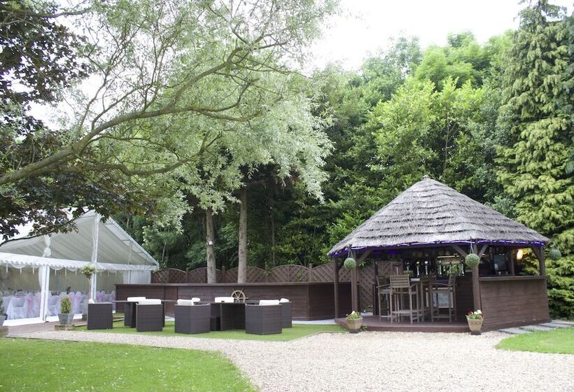 پانسیون The Limes Country Lodge Hotel & Admiral Restaurant