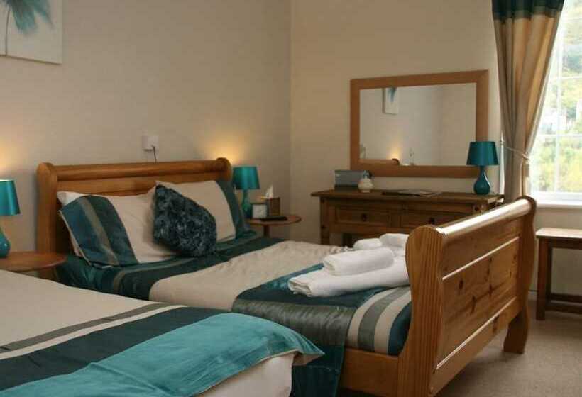 بنسيون The Royal Lodge