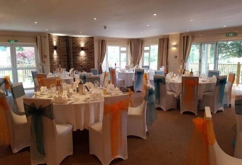 بنسيون The Royal Lodge