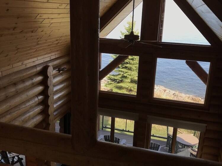 אתר נופש Temperance Landing On Lake Superior