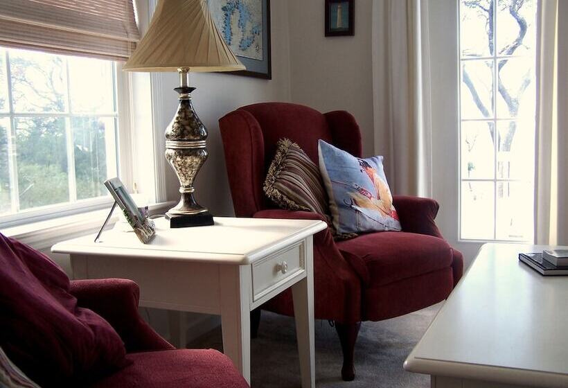 The Baywood Bed & Breakfast