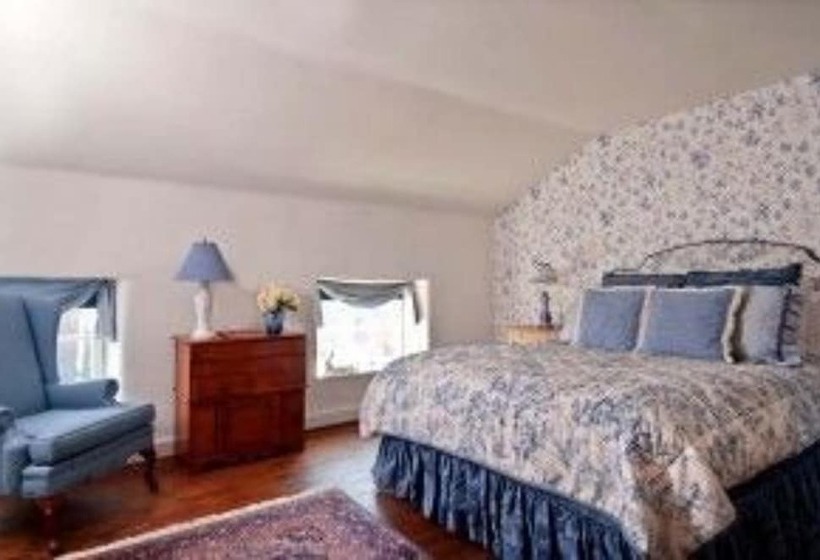 Wayside Inn Bed And Breakfast