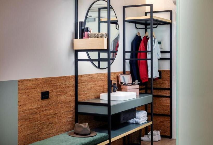 هاستل Lylo Auckland