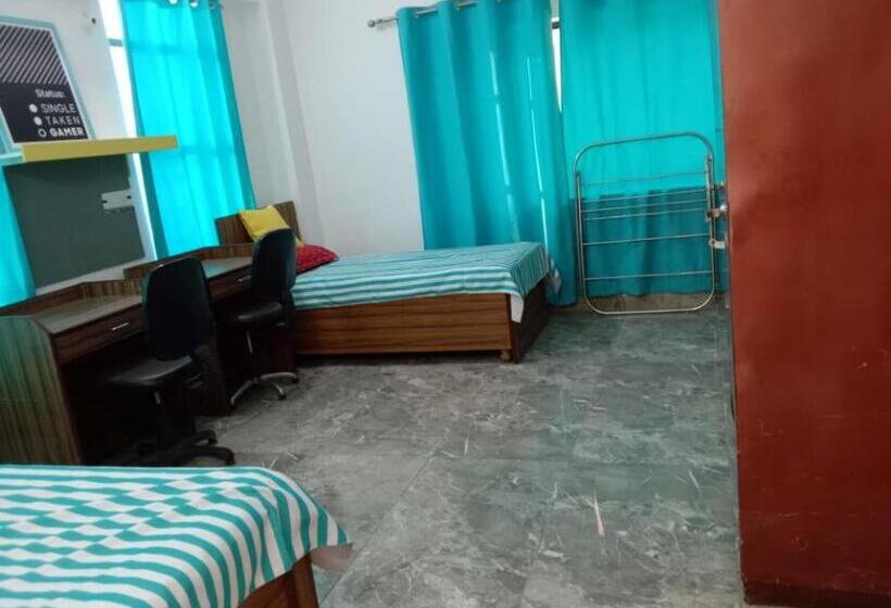 בית מלון כפרי Abuzz Oxfordcaps Agrasen Boys Hostel, Dehradun