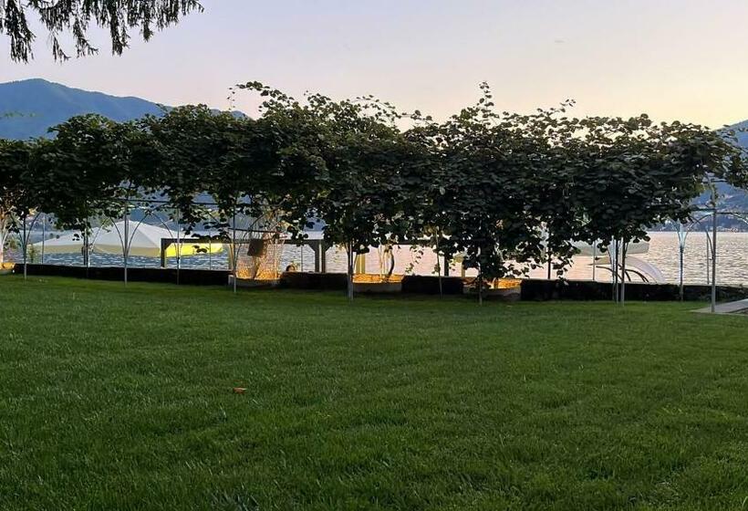 Отель B&b La Luna Como