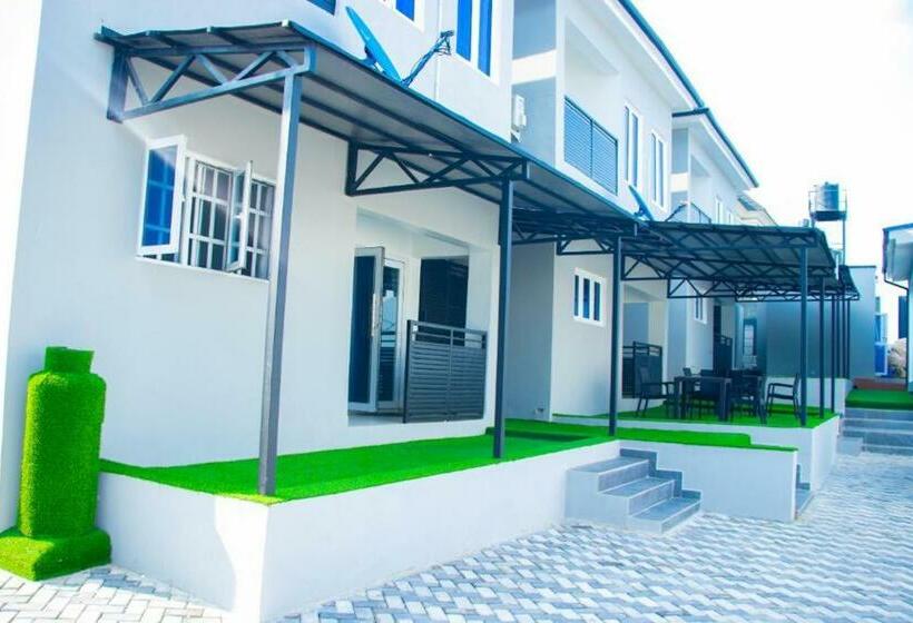 هتل Devon’s Villa & Apartments