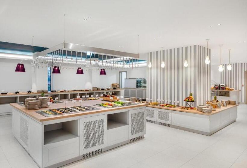 Отель Mövenpick Balaland Resort Lake Balaton