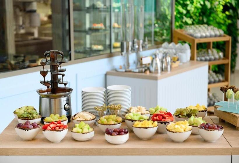 Отель Mövenpick Balaland Resort Lake Balaton