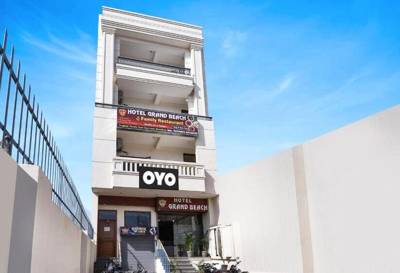 ホテル Oyo 90099 Grand Beach