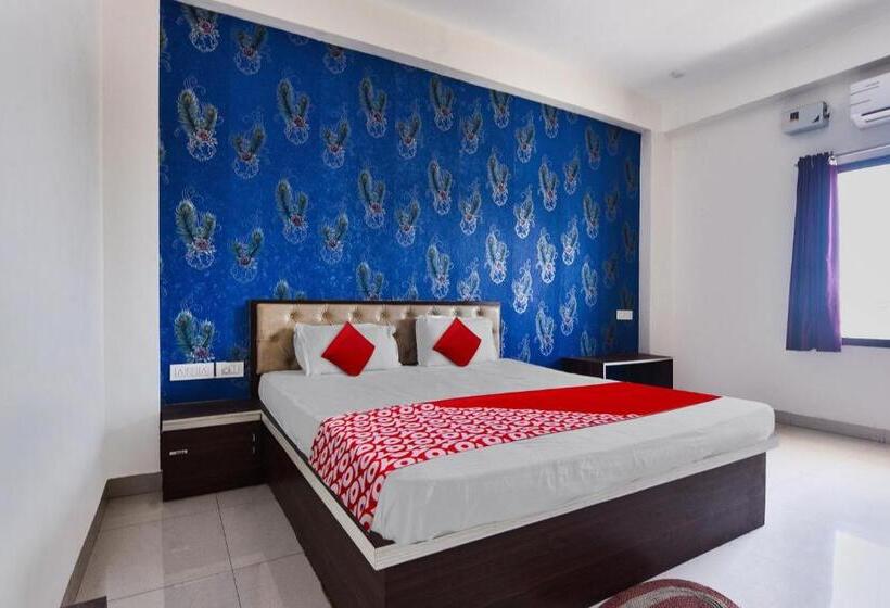 ホテル Oyo 90099 Grand Beach