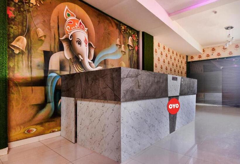 ホテル Oyo 90099 Grand Beach