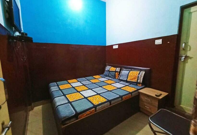 Pop Shiv Ganga Hotel Near Sudarshan Cinema